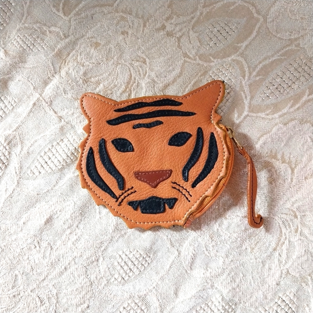 ❌️SOLD/Other Online Site JPOurse Coin Purse Tiger Motif - Picture 1 of 3